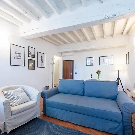 Guesthost - Piazza San Bartolomeo Bright&comfy X4 Apartment *