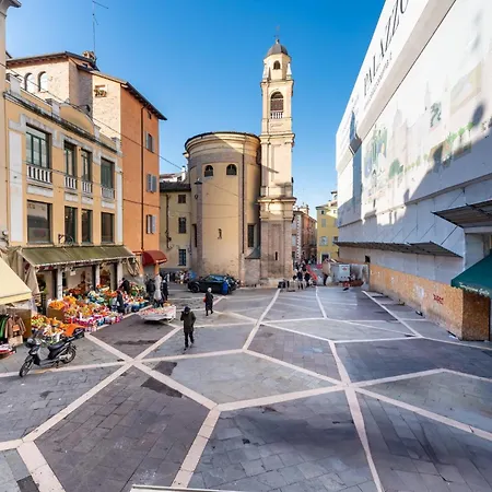 Apartment Guesthost - Piazza San Bartolomeo Bright&comfy X4 *