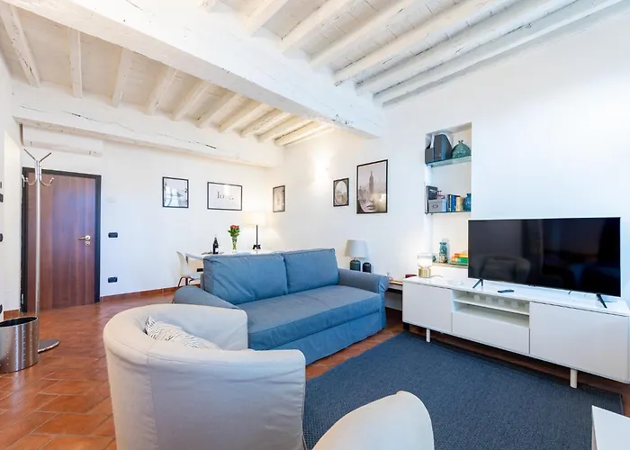 Apartment Guesthost - Piazza San Bartolomeo Bright&comfy X4 *